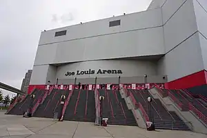 Der Haupteingang der Joe Louis Arena