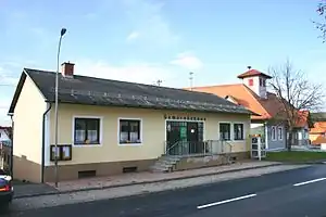 Ehem. Gemeindehaus Rohrbrunn, daneben das Feuerwehrhaus