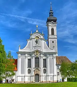 Rk. Marienmünster, Dießen: Barockfassade mit seitlichem Turm