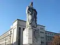 Statue des Universitätsgründers König D. Dinis auf dem Campus
