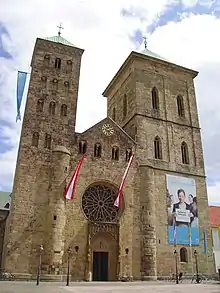 Ka­tho­li­ken­tags­be­flag­gung am Dom zu Osnabrück, dem Ort des 97. Deutschen Ka­tho­li­ken­tags 2008