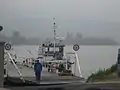 Fähre von Visegrád nach Nagymaros (im Hintergrund)