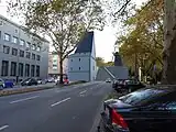 Virtuelle Rekonstruktion des Windmühlenbergs und des östlich davon befindlichen roten Turms im heutigen Stadtbild (nach Heinrich Scholle).
