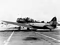 Eine Douglas TBD der US Navy im von McClelland Barclay entworfenen Design (1940)