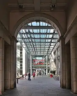 Eingang zur Altmarkt-Galerie vom Altmarkt
