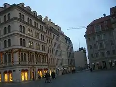 Neumarkt zum Eingang der Landhausstraße