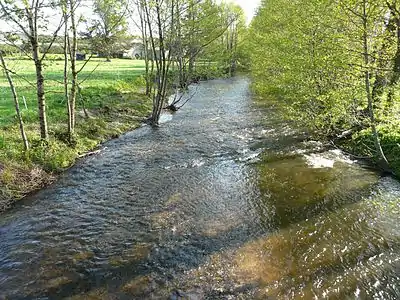 Die Dronne unterhalb der Brücke von Pombol