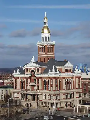 Das Dubuque County Courthouse in Dubuque, gelistet im NRHP Nr. 71000298