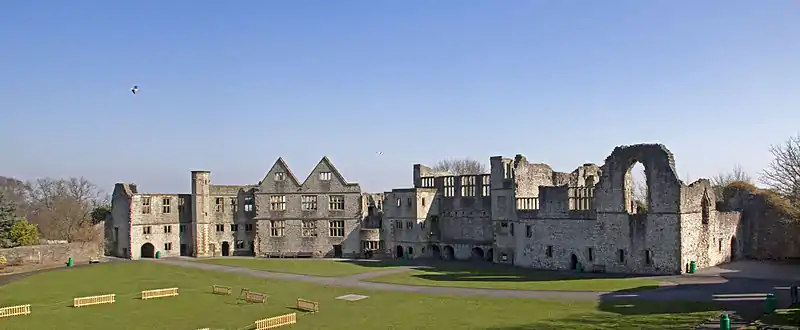 Die Ruine des Ostflügels von Dudley Castle