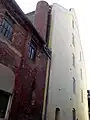Reste des Schornsteins an der Durchfahrt