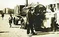 Horizontaler Asphaltkocher 1920er Jahre auf dem Freiheitsplatz der Stadt Charkow (heute Ukraine).