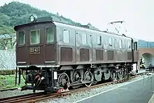 Japanische ED42 (1937–1947) mit zwei Motoren für Adhäsions- und einem für Zahnradantrieb, Nachbau der von SLM und BBC gelieferten ED41 (1926)