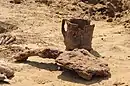 Feldspaten, Becher
