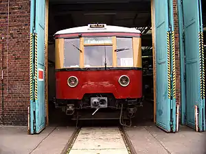 ET 166 047 in der Triebwagenhalle Erkner