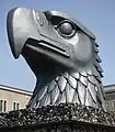 Adlerkopf auf dem Sockel des Eagle Square
