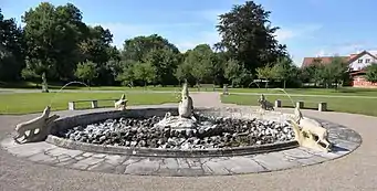 Hirschbrunnen mit 9 m Durchmesser
