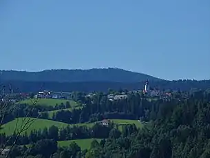 Blick von Norden, vom Fuß des Franziskanerkogels bei Maria Lankowitz, auf Edelschrott.