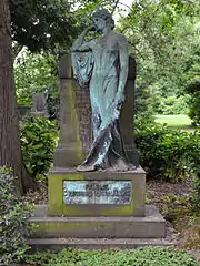 Edmund Lührmann, Mäzen, städtisches Ehrengrab
