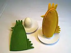 „Österliche Eierwärmer“ (aus Nadelfilz genäht)