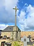 Kreuz auf dem Dorffriedhof