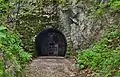 Zugemauertes Nordportal des Scheiteltunnels