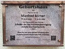Ehrentafel für Manfred Börner an seinem Geburtshaus in Rochlitz