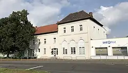 Straßenseitige Ansicht der ehemaligen Riebeck-Brauerei am Wurzener Platz (2021)