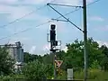 Ks-Signal als Einfahrsignal (Mehrabschnittsignal) im Bahnhof Meckesheim zeigt den Signalbegriff Ks 2 (Halt erwarten) in Verbindung mit Zs 3v (Geschwindigkeitsvoranzeiger) Kennzahl 2 (20 km/h erwarten)