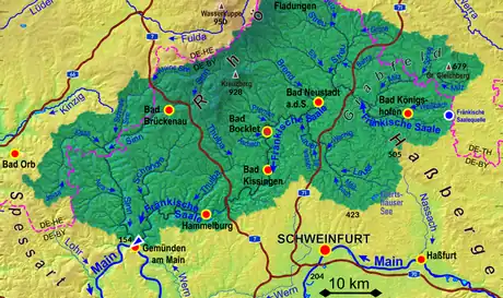 Schweinfurt ist das Tor zum Bäderland Bayerische Rhön, das nahezu identisch mit dem Einzugsgebiet der Fränkischen Saale auf der Karte ist (grün)