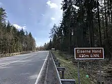Straßenschild Eiserne Hand 420 m