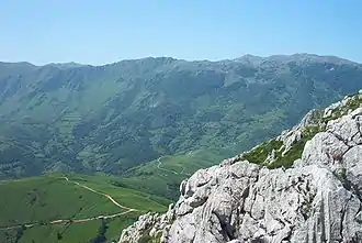 Blick auf El Angliru aus Richtung Monsacro