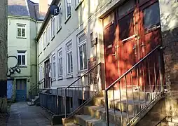Sahlhäuser Nr. 15 a und b sowie Blick auf den Eingangsbereich Nr. 15 c