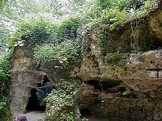 Eingang zur Höhle Pair-non-Pair