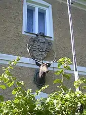 Gemehrtes Wappen des Ferdinand Julius von Troyer (Troyer von Gießbach): Bischof von Olmütz