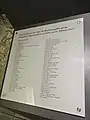 Erste Tafel mit Namen von Bombentoten