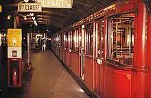 Paris: Historische Beschilderung der Halteposition der Wagen der 1.&nbsp;Klasse auf dem Bahnsteig