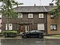 An der Viktoriastraße entstanden 1921 die ersten Straßen der neuen Zechensiedlung. Auf der linken Seite ist das Haus noch im Originalzustand erkennbar.
