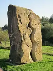 Skulptur „im fluss“ am Ufer der Lager Hase bei Essen