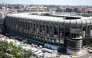 Außenansicht des Estadio Santiago Bernabéu (2010)