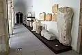 Römische Inschriften und Bauelemente im Museum von Évora.