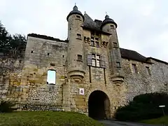 Torbau des Schlosses