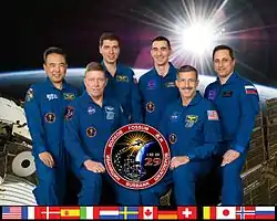 v. l. n. r.: Satoshi Furukawa, Mike Fossum, Sergei Wolkow, Anatoli Iwanischin, Daniel Burbank und Anton Schkaplerow