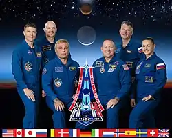 v. l. n. r.: Reid Wiseman, Alexander Gerst, Maxim Surajew, Barry Wilmore, Alexander Samokutjajew und Jelena Serowa