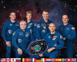 v. l. n. r.: Jack Fischer, Fjodor Jurtschichin, Peggy Whitson, Paolo Nespoli, Randolph Bresnik und Sergei Rjasanski