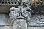 Échebrune, St-Pierre, Kapitell Fassadensäule