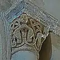 Kapitell, Vögel, von Menschen gefüttert