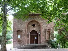 Westfassade der ehe­maligen Orangerie/­Gnadenkirche von 1855 auf dem Standort der ehe­maligen Bornburg
