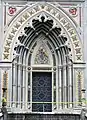 Fassade des Mausoleums Visconti di Modrone