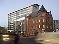 Fakultätsgebäude für Bergbau und Hüttenwesen aus der Hardenbergstraße gesehen, im Vordergrund der Altbau (Aufnahme 2004, vor der Sanierung)