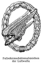 Fallschirmschützen­abzeichen der Luftwaffe in der Version seit dem 26. Juli 1957